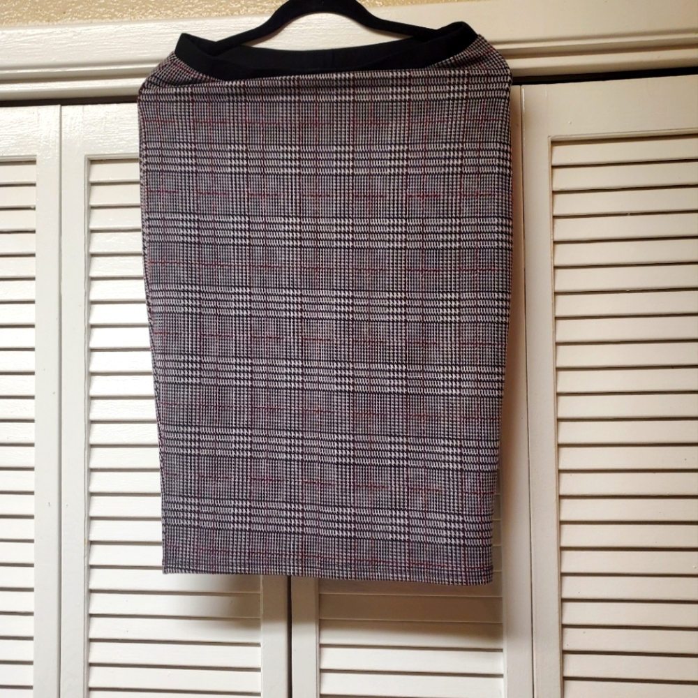 IRIS Skirt . Size L